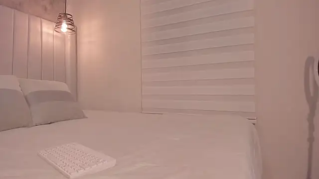  dakota a online show from September 27, 6:37 pm