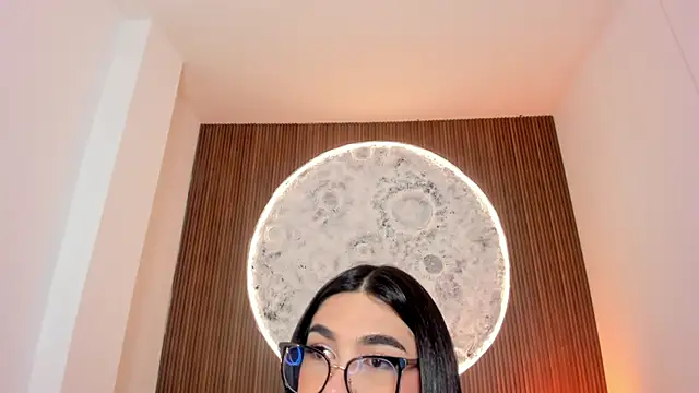 RoseCassie online show from March 4, 2:01 pm