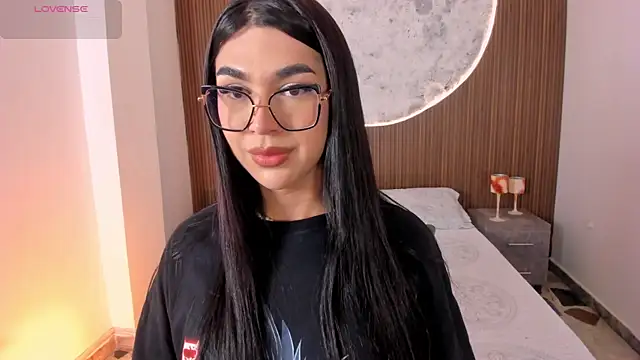 RoseCassie online show from April 11, 3:16 pm