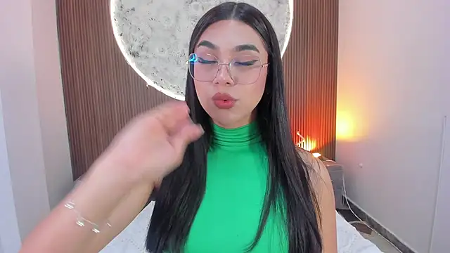 RoseCassie online show from February 16, 1:22 pm