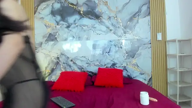 Mariana 16  online show from February 5, 8:01 pm