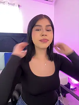 Lily Woodz online show from March 31, 7:14 pm