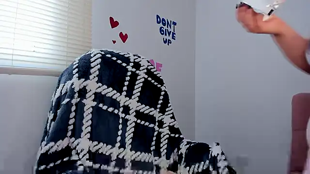 lizzie c online show from November 13, 6:18 pm