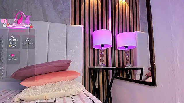 Samantha Good online show from December 15, 12:21 pm