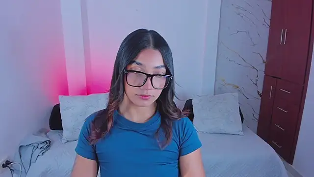 martina roldam online show from March 23, 3:45 am