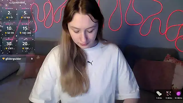 AdaDiore online show from December 14, 9:04 am