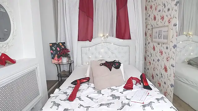 Snapshot of SilviaHart chatting on October 21, 1:26 pm SilviaHart online show from October 21, 1:26 pm
