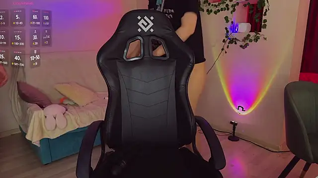 RobertAndLinela online show from March 18, 2:27 am