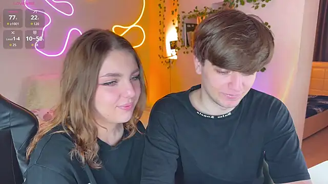 RobertAndLinela online show from September 28, 4:08 am