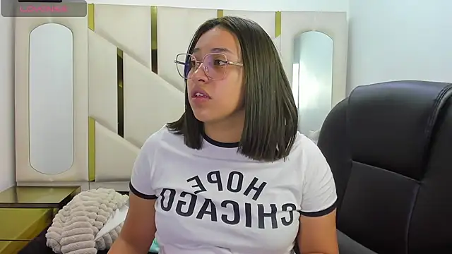 IsabellRodriguez18 online show from February 12, 6:48 am