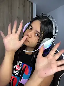 pretty angela1 online show from January 12, 5:40 pm