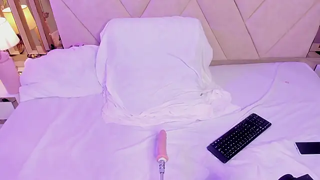 LunaPleasure online show from March 13, 5:53 am