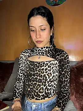 indira k online show from January 17, 1:13 am