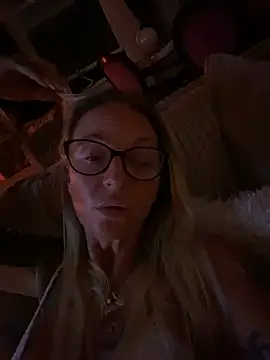 DDnaughty online show from August 3, 2:48 am