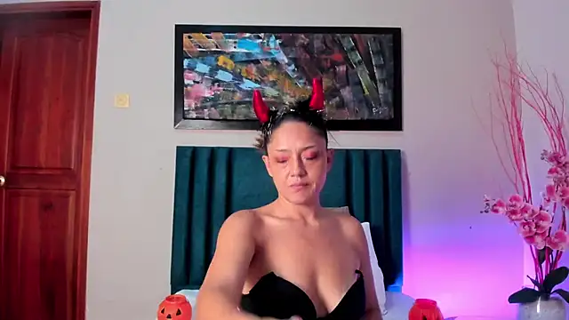 EloiseQuinn online show from October 31, 3:05 pm