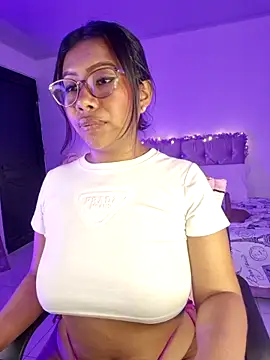 Snapshot of PaulaOrtiz_1 chatting on October 6, 2:56 pm PaulaOrtiz 1 online show from October 6, 2:56 pm