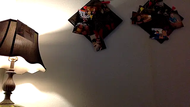 damselaintstressn online show from September 13, 8:11 am