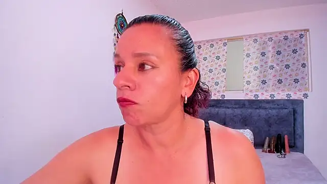 sofi saliva2511 online show from April 21, 6:59 pm