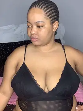Snapshot of sexytinashe21 chatting on October 23, 2:50 am sexytinashe21 online show from October 23, 2:50 am