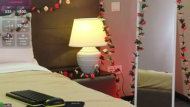 Rina Red online show from March 2, 7:15 am