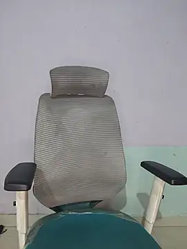 BigAssSarah online show from May 16, 5:32 am