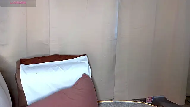 emilytrays online show from April 16, 4:24 am