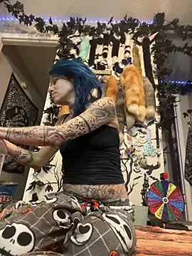 trashbrat online show from November 23, 6:27 am