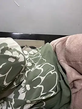 Red-Magic-25 online show from February 6, 11:13 am