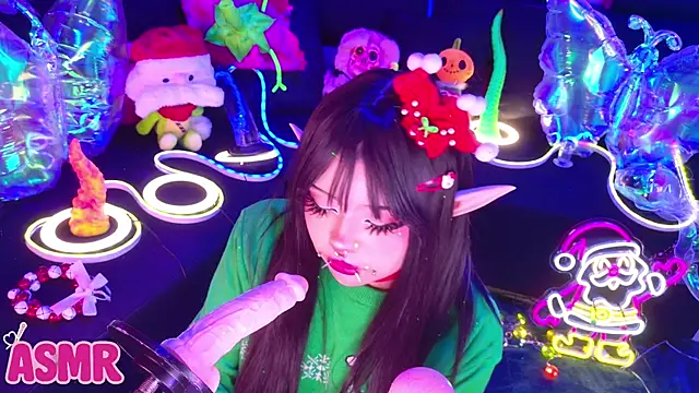 LaytonBox online show from December 19, 3:15 pm