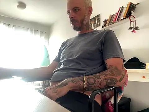 Snapshot of xtrppyx chatting on September 28, 10:20 am xtrppyx online show from September 28, 10:20 am