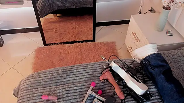 chelsea bolton  online show from March 10, 1:26 pm