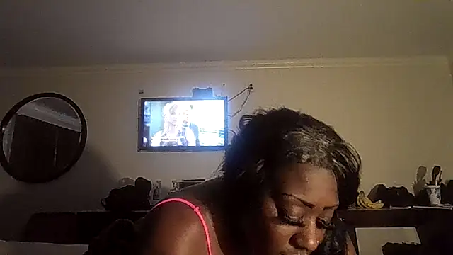 ExoticChocolit online show from May 15, 1:36 pm