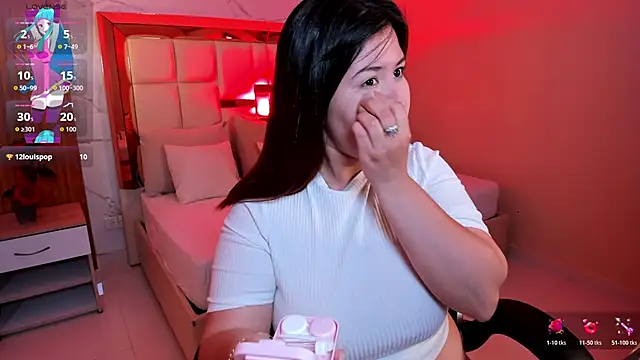 zoes milee online show from December 5, 11:55 am