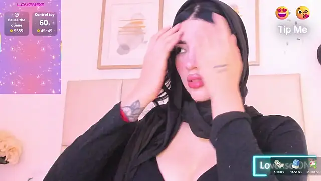 taylorsmiiith  online show from March 27, 7:25 pm