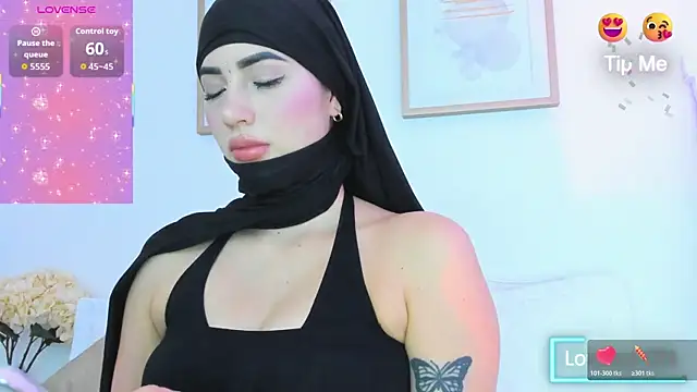 taylorsmiiith  online show from February 4, 2:42 pm