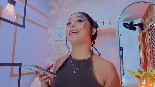 CharlotteGraay online show from March 11, 8:00 pm