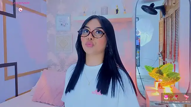 CharlotteGraay online show from March 17, 7:40 pm