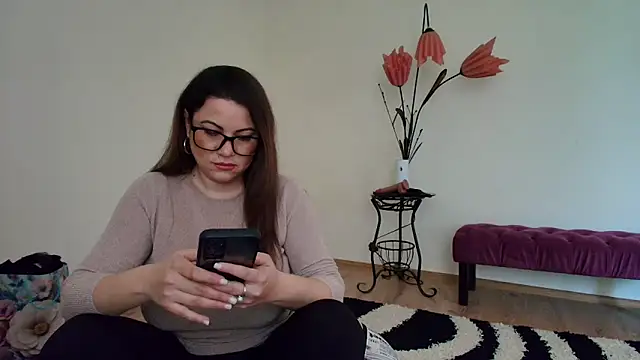 VixenVibesX online show from April 18, 8:39 am