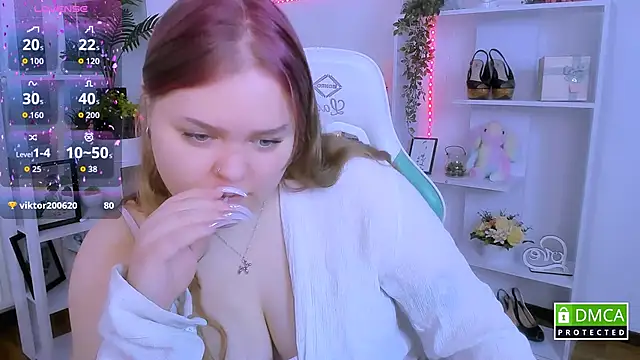 Erica  Alta online show from December 16, 7:03 am