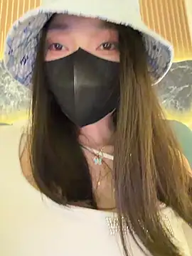 nainai2002 online show from March 10, 1:26 pm