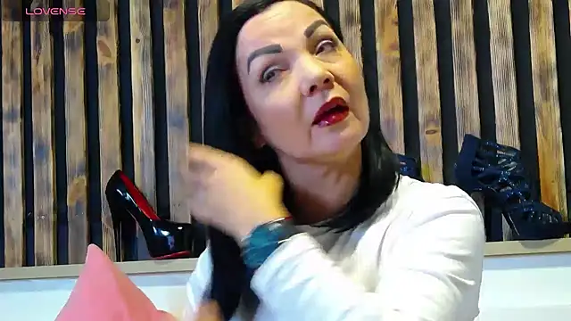 Tory Lovi online show from December 2, 1:13 pm