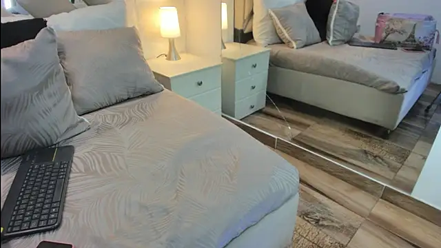 raquell moore online show from March 9, 12:19 pm