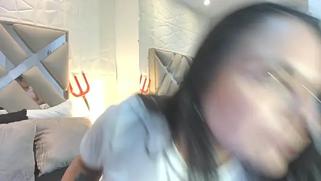 raquell moore online show from March 1, 9:03 pm