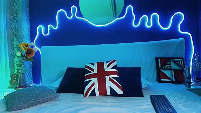 JeanneSabatier online show from April 16, 8:19 pm