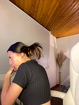 Sofia18 pinkk online show from December 17, 11:09 pm