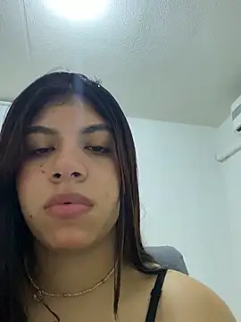 AmandaBrooks 18 online show from April 19, 4:12 am