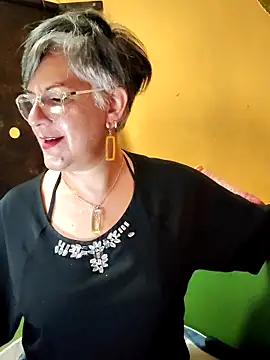 ilonna2025 online show from April 17, 10:56 pm