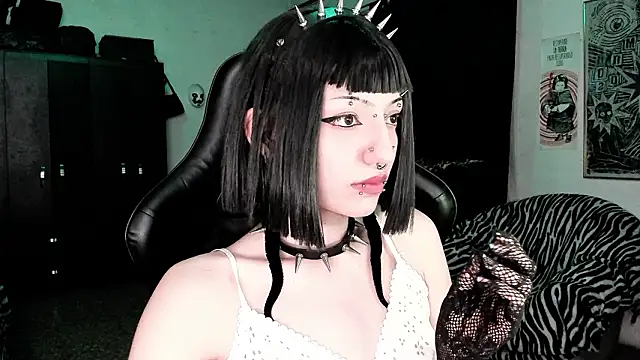 roxy toxic online show from February 4, 12:57 am