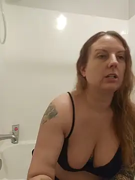 TattedMamaXOXO online show from February 19, 3:00 pm