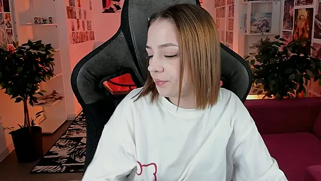 PamBeesly online show from November 8, 11:26 am